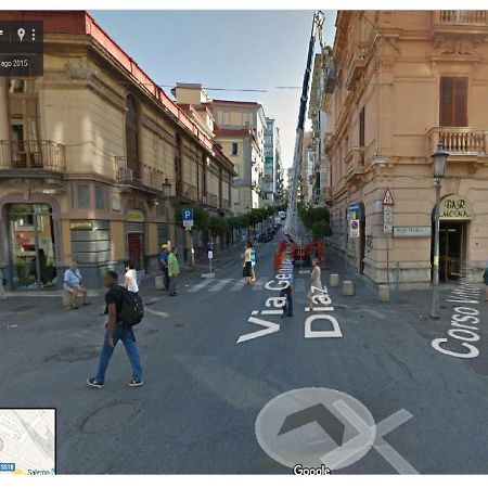 Апартаменты Bilocale In Centro Салерно Экстерьер фото